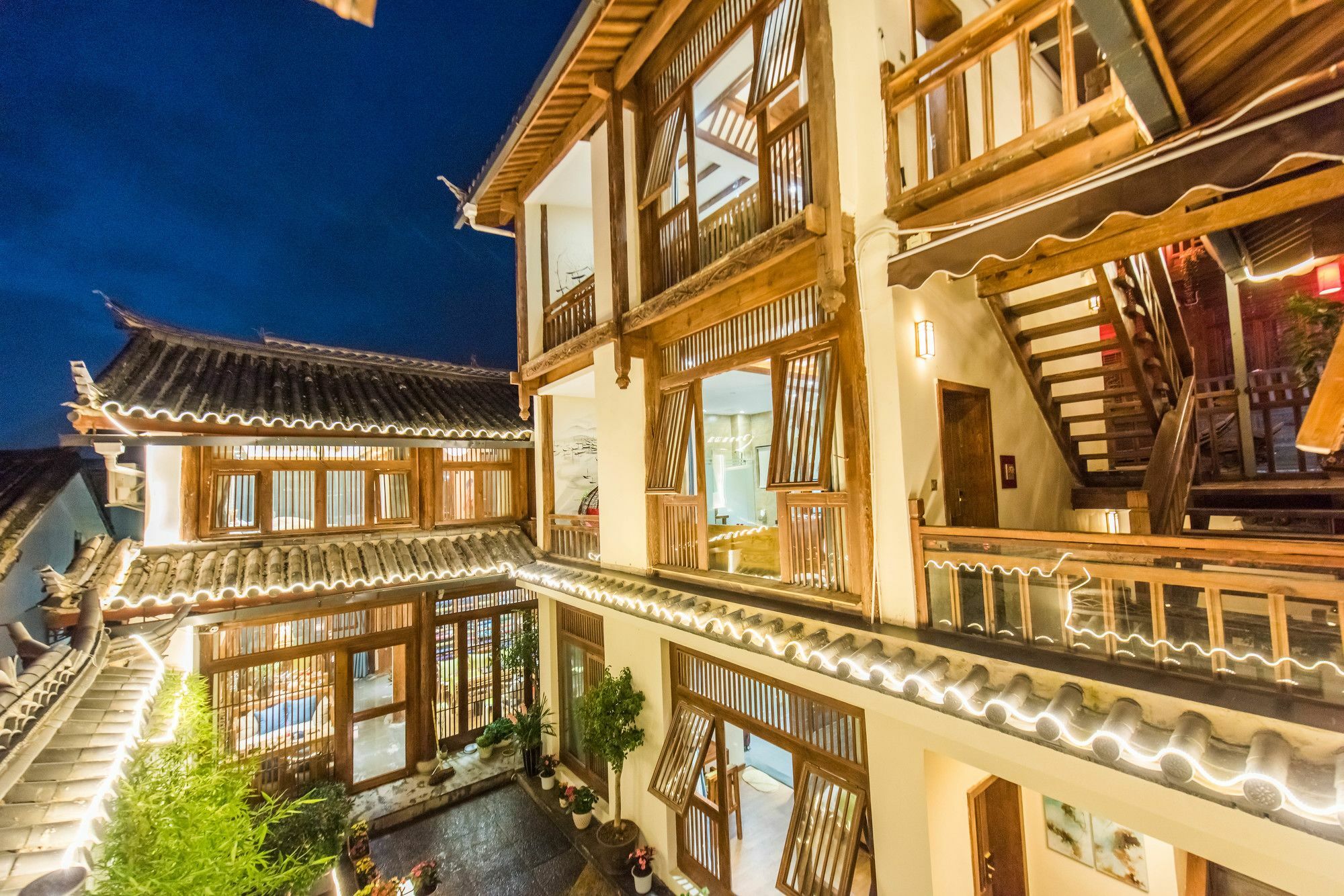 Lijiang Yue Tu Inn Exterior photo